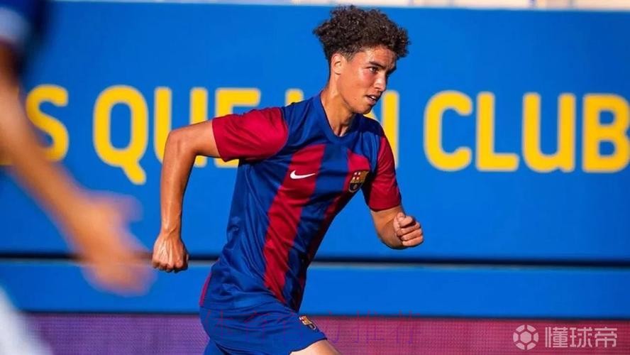 每体：巴萨B队中卫科尔特斯表现优异，他正等着弗里克的征召